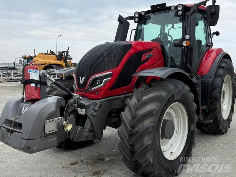 Valtra T235A Трактора