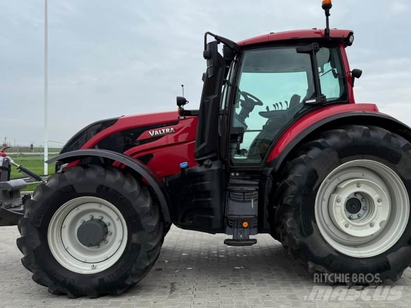 Valtra T235A Трактора