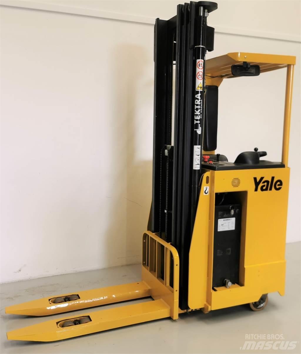 Yale MS15S Самоходные электроштабелёры