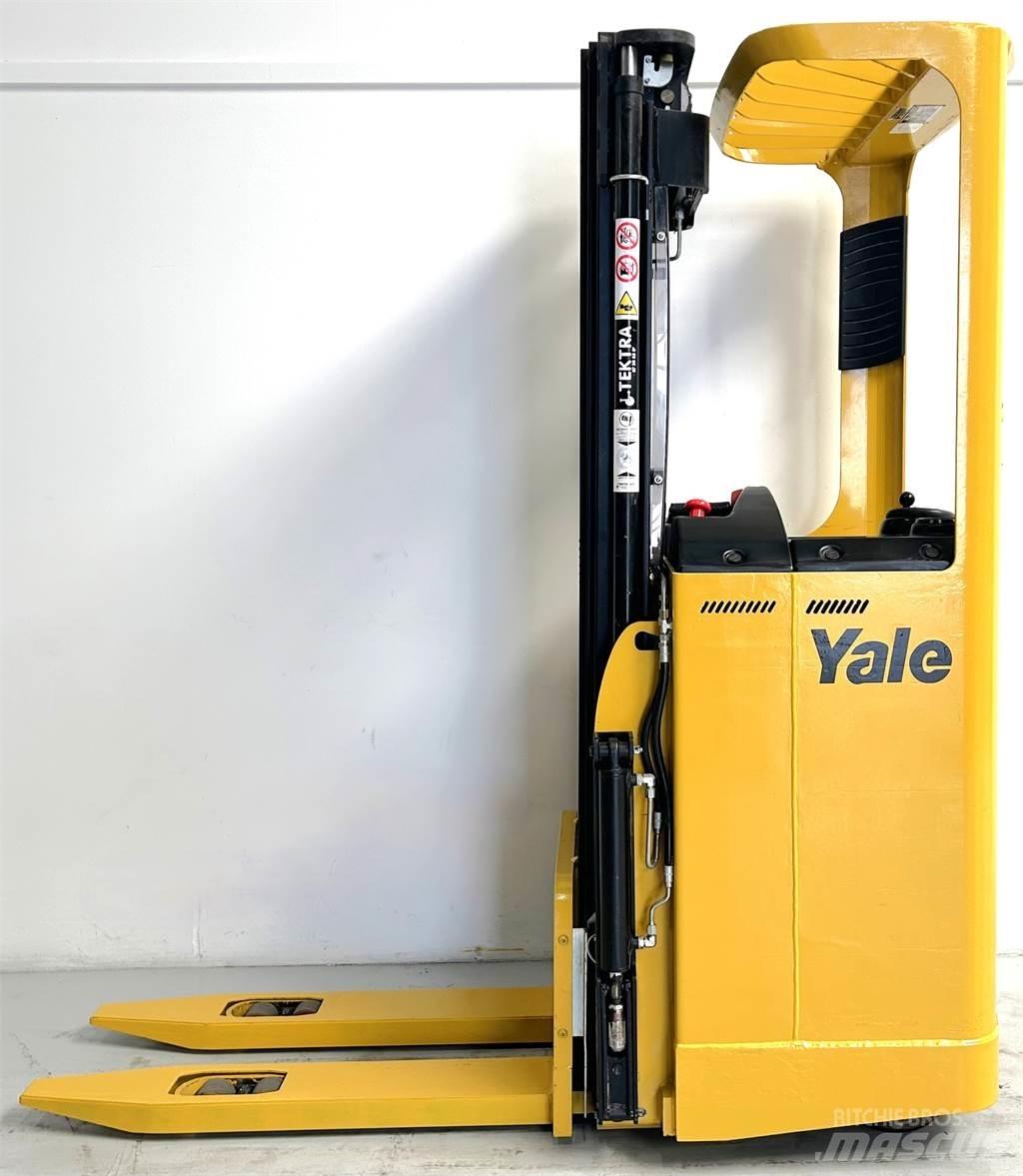 Yale SMS12S Самоходные электроштабелёры