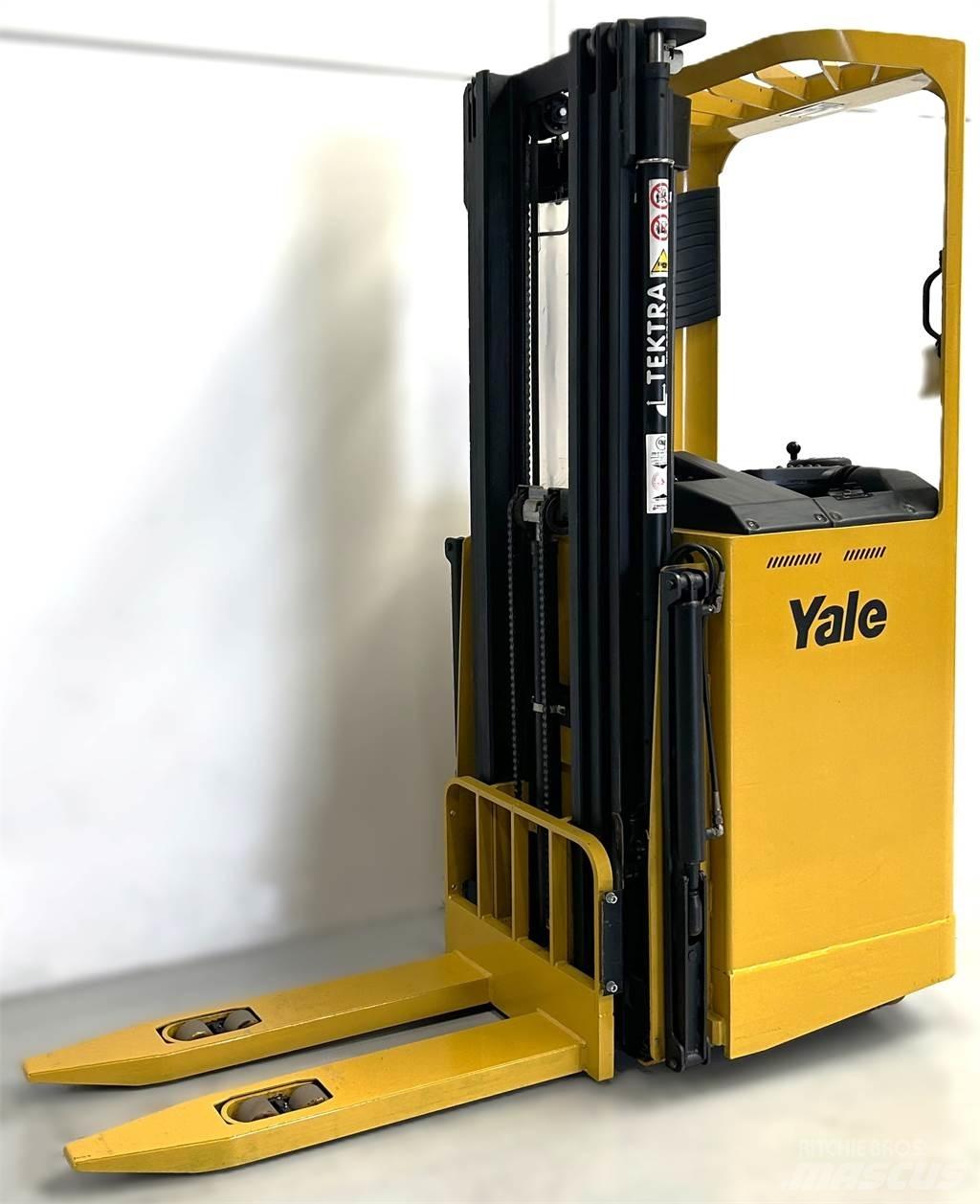 Yale SMS12S Самоходные электроштабелёры