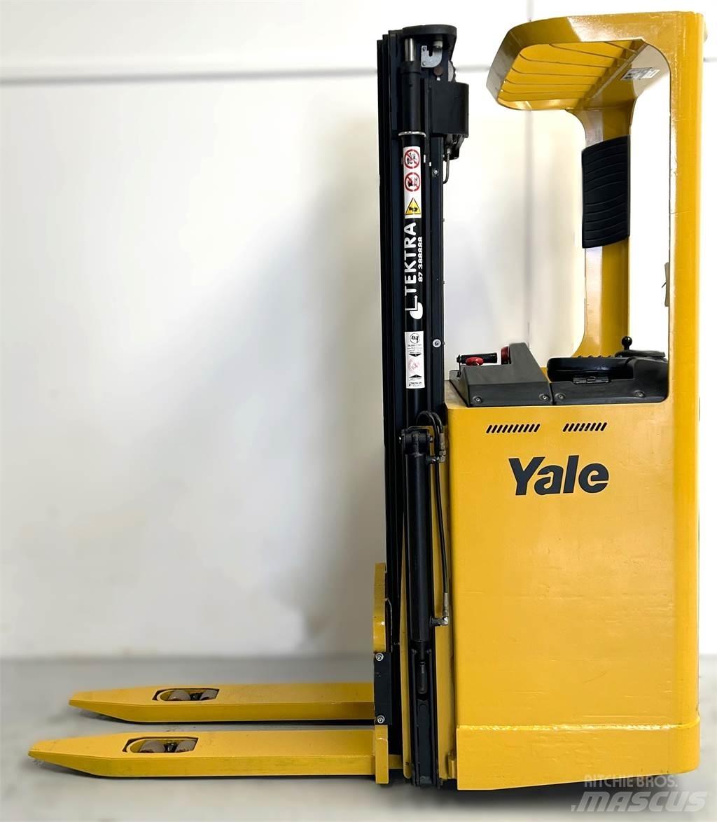 Yale SMS12S Самоходные электроштабелёры