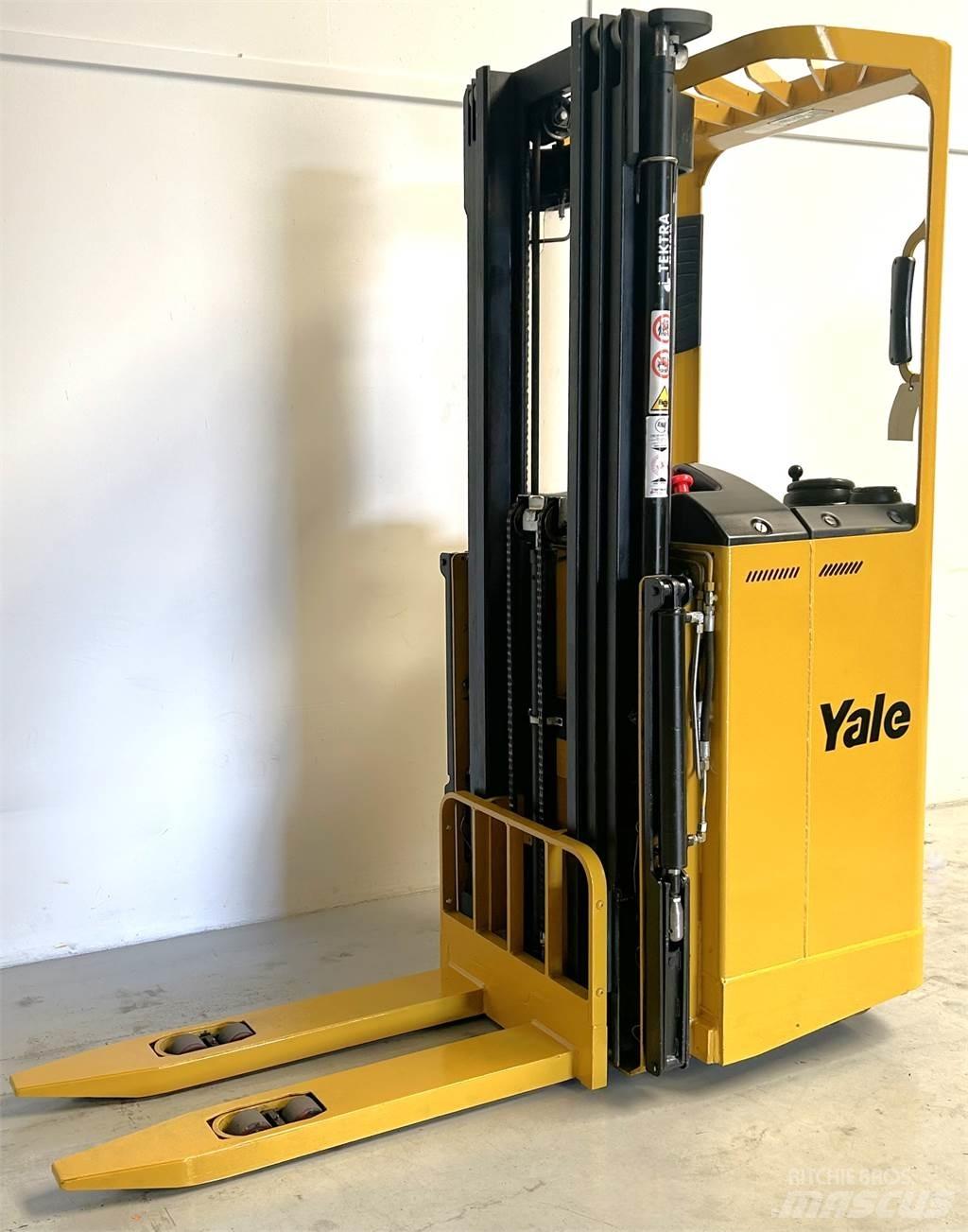 Yale SMS15S Самоходные электроштабелёры