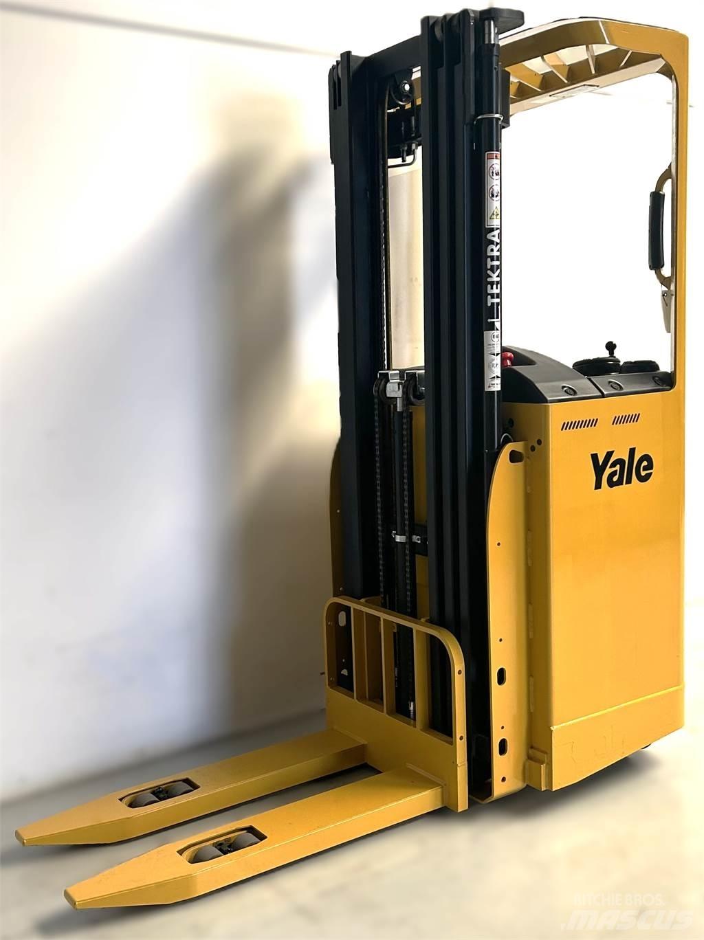 Yale SMS15S Самоходные электроштабелёры
