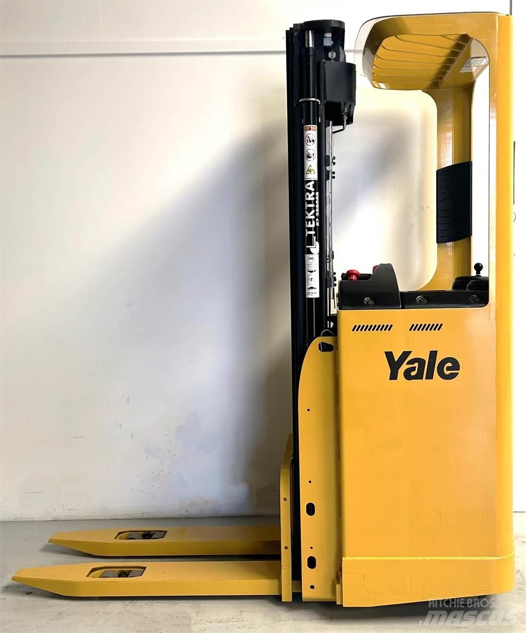 Yale SMS15S Самоходные электроштабелёры