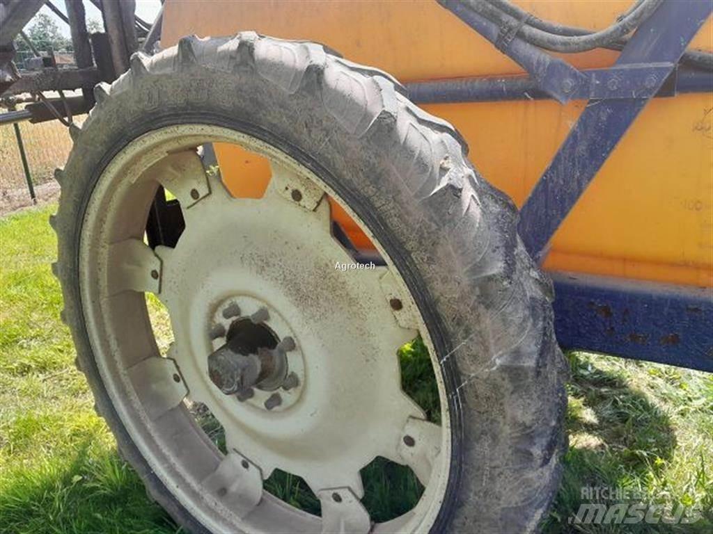 Caruelle CARUELLE Прицепные опрыскиватели