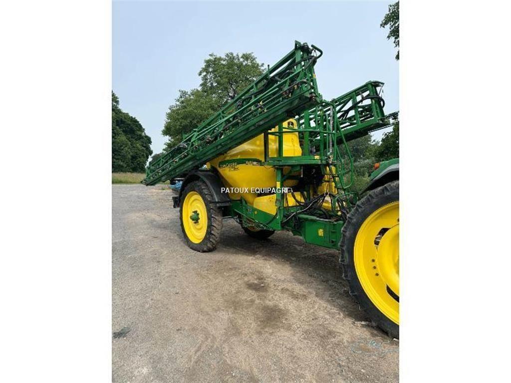 John Deere 840 Прицепные опрыскиватели