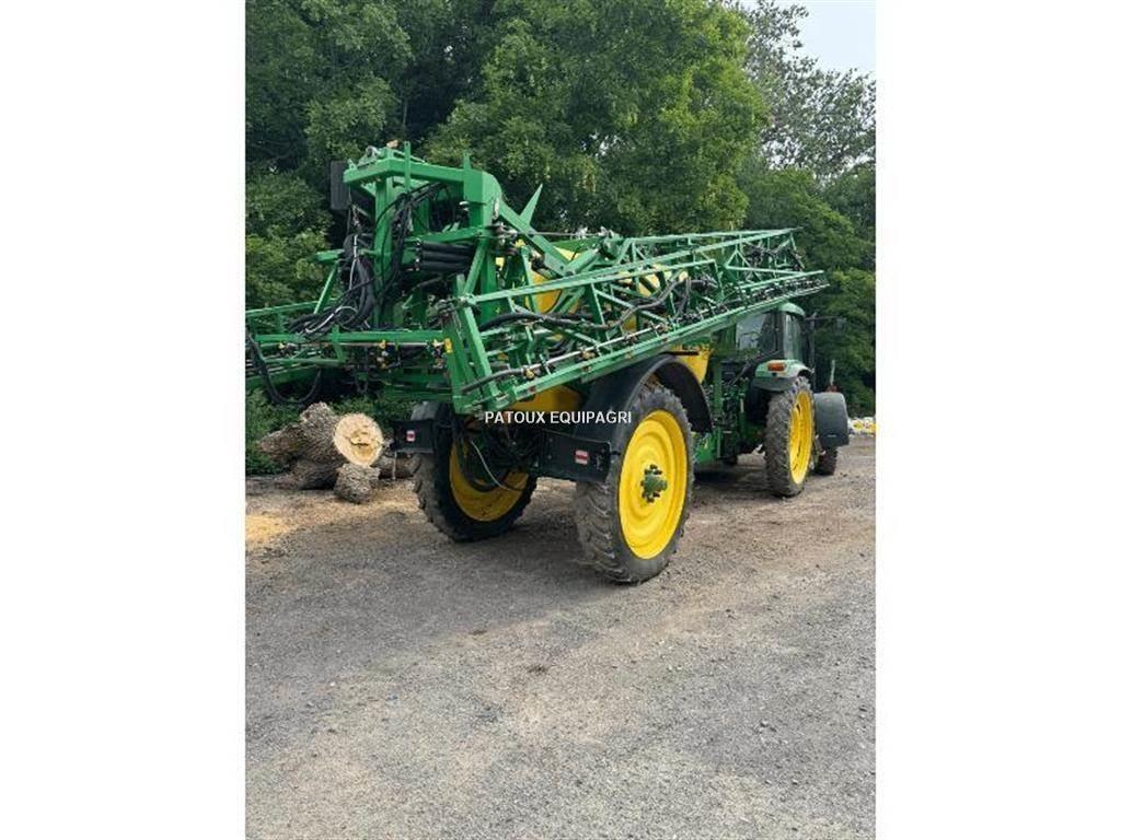 John Deere 840 Прицепные опрыскиватели
