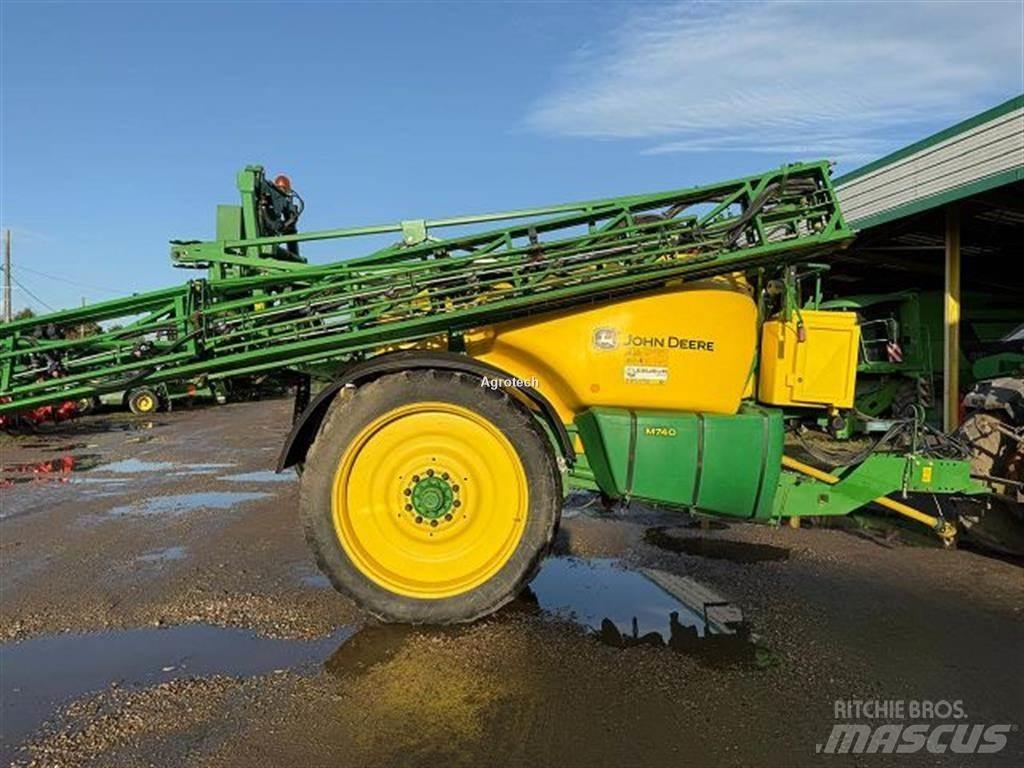 John Deere M740 Прицепные опрыскиватели