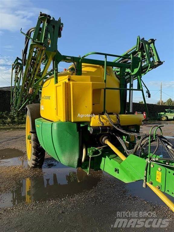 John Deere M740 Прицепные опрыскиватели