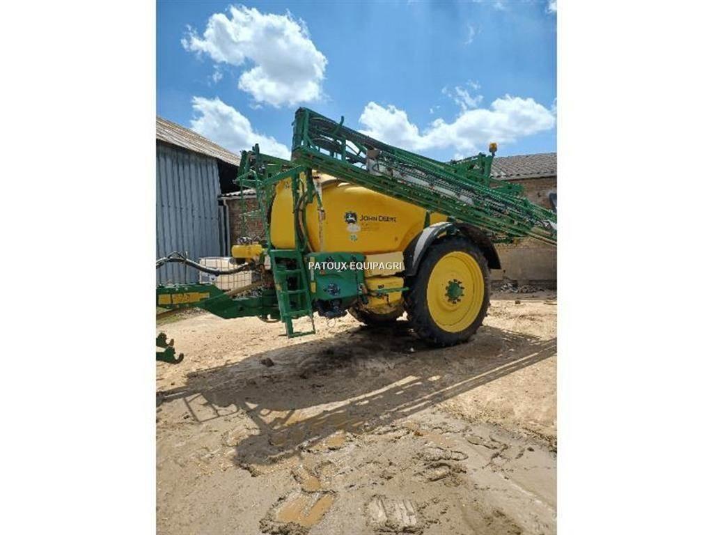 John Deere M740i Прицепные опрыскиватели