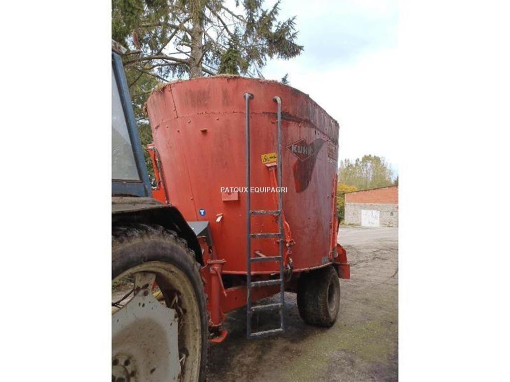 Kuhn 1070 Кормораздатчики