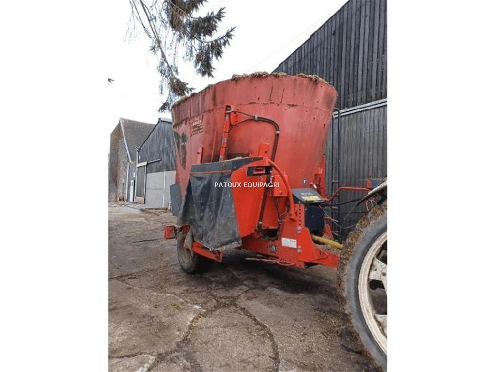 Kuhn 1070 Кормораздатчики
