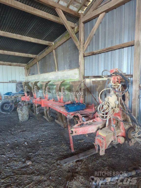 Kuhn VM 180 Обычные плуги