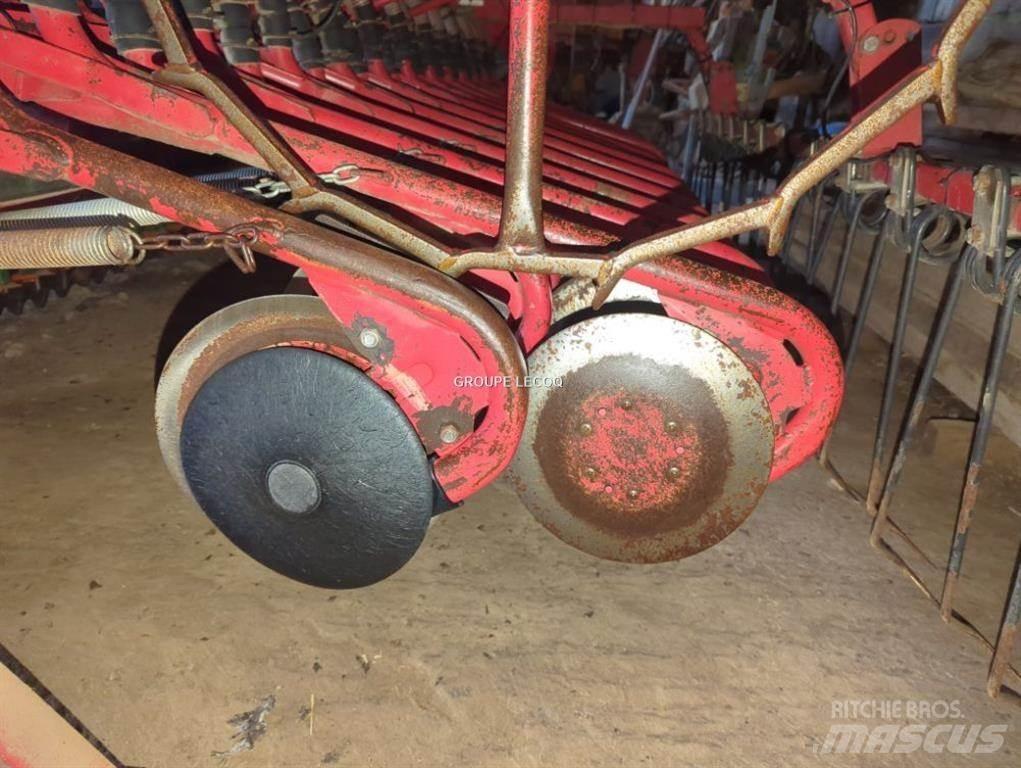 Kverneland 3M Комбинированные сеялки