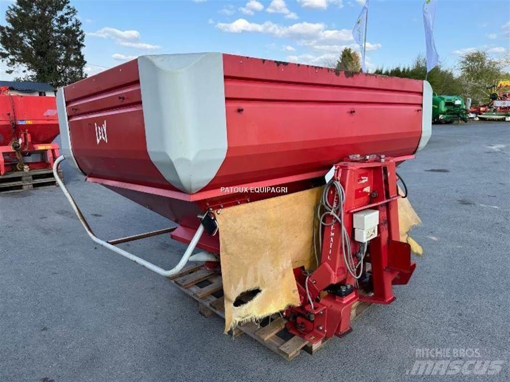 Lely CENTERLINER Разбрасыватели минеральных удобрений