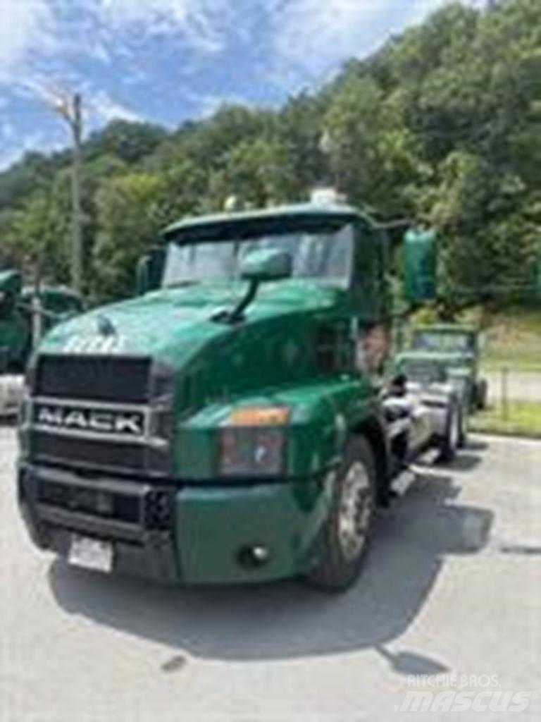 Mack AN64T Седельные тягачи