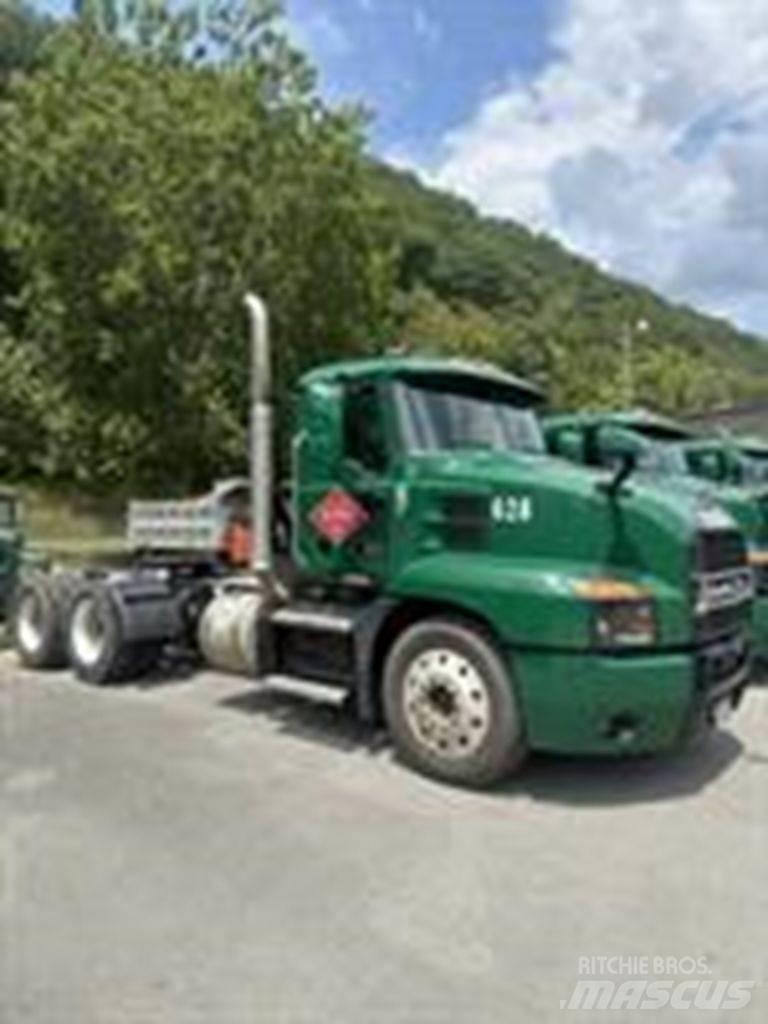 Mack AN64T Седельные тягачи