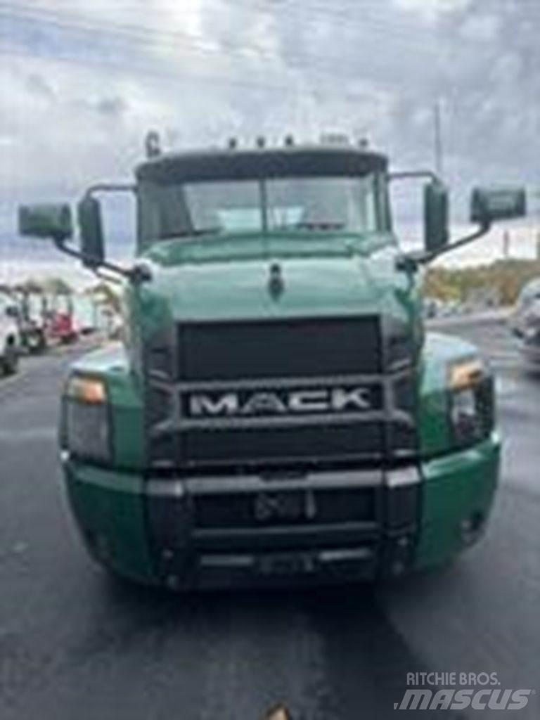 Mack AN64T Седельные тягачи