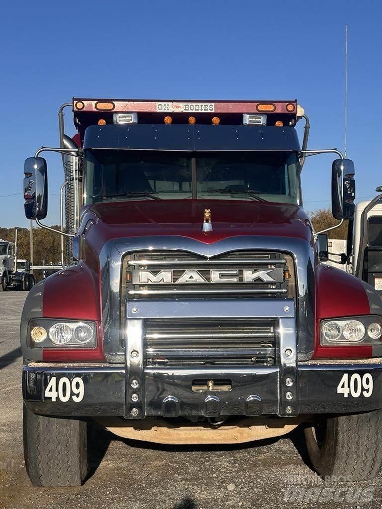 Mack GR104FR Грузовики-Самосвалы
