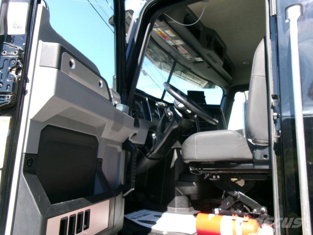 Mack GR64F Грузовики-Самосвалы