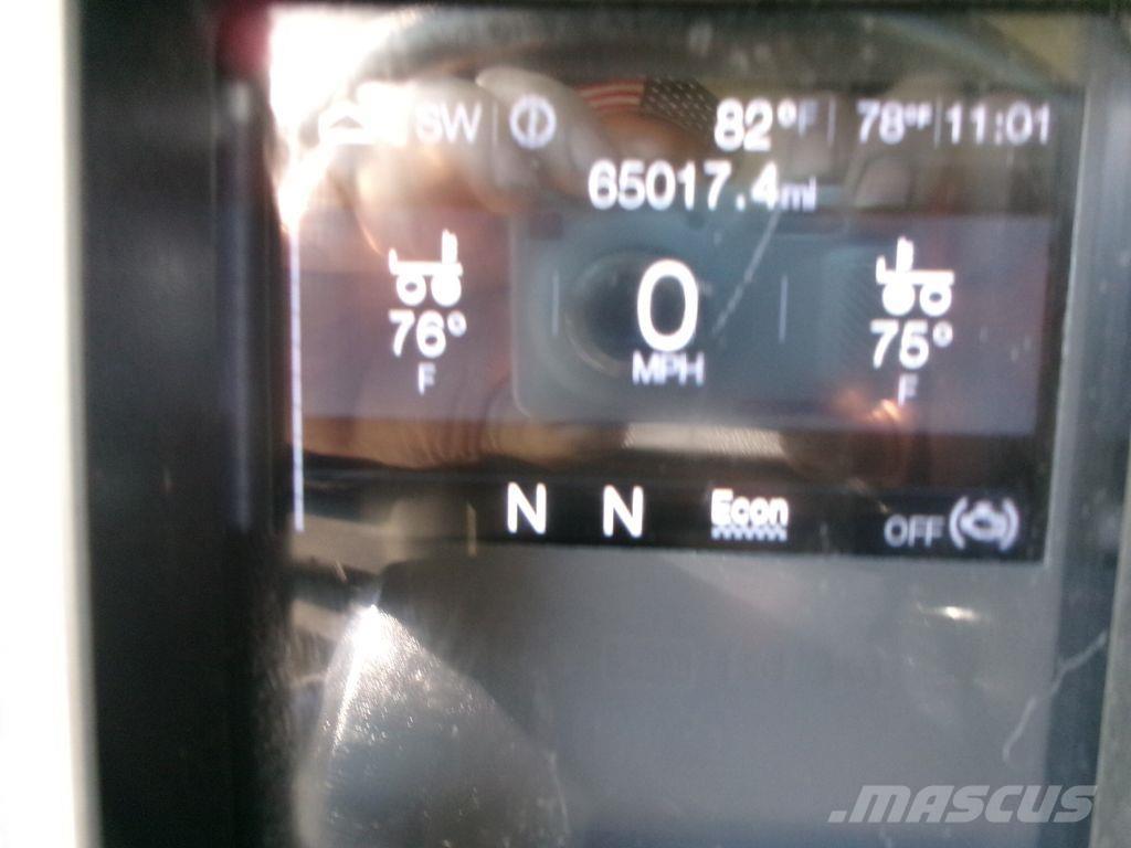 Mack GR64F Грузовики-Самосвалы