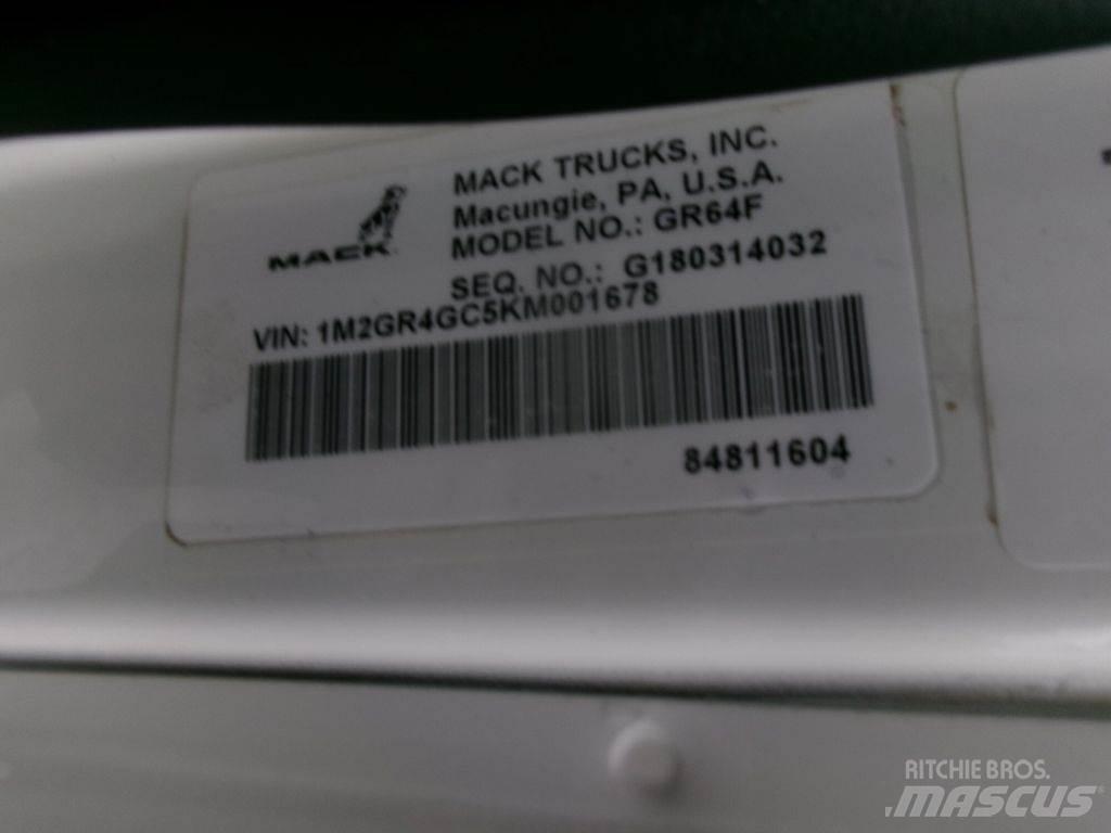 Mack GU713 Грузовики-Самосвалы