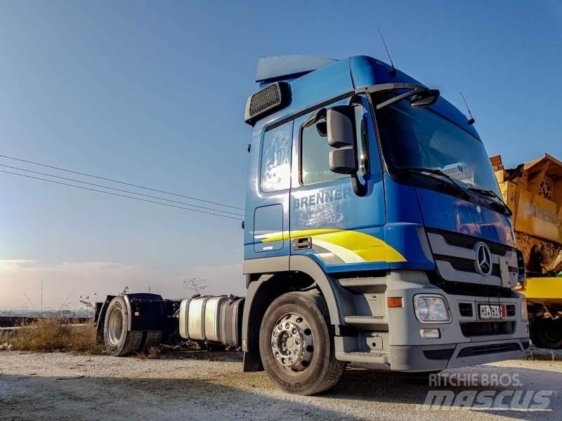 Mercedes-Benz 18.46 Шасси с кабиной