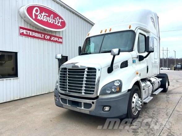 Freightliner CASCADIA 113 Седельные тягачи