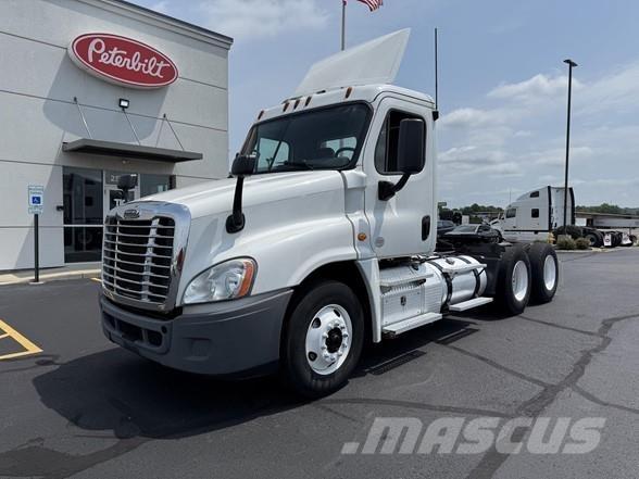 Freightliner CASCADIA 113 Седельные тягачи