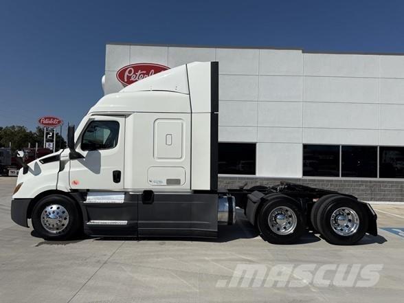 Freightliner CASCADIA 116 Седельные тягачи