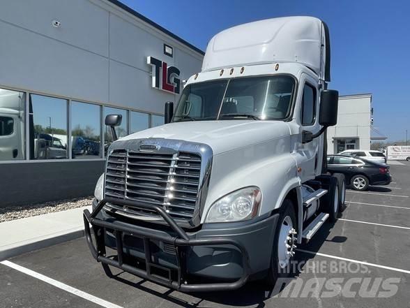 Freightliner CASCADIA 126 Седельные тягачи