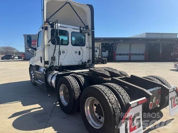 Freightliner CASCADIA 126 Седельные тягачи