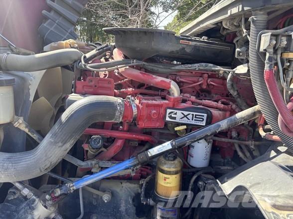 International LT Седельные тягачи