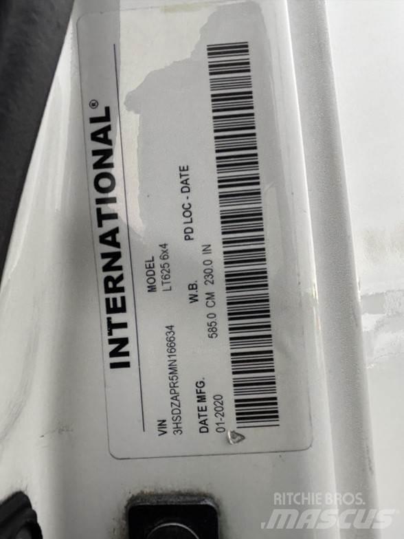 International LT Седельные тягачи