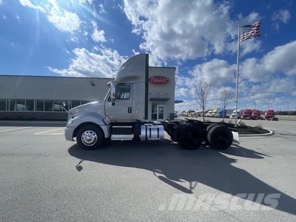 International PROSTAR Седельные тягачи