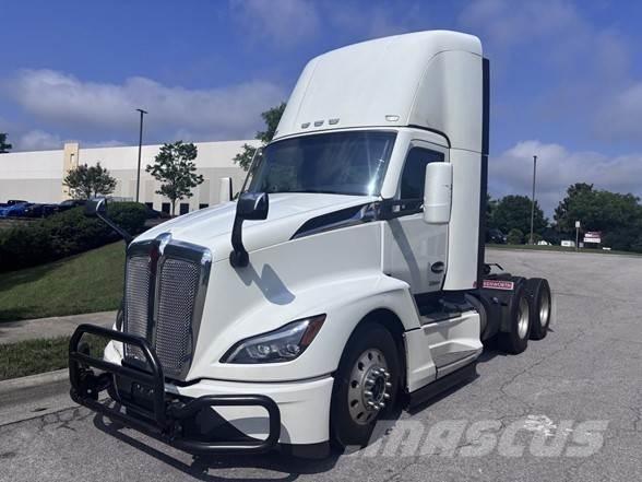 Kenworth T680 Седельные тягачи