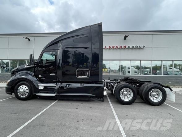 Kenworth T680 Седельные тягачи