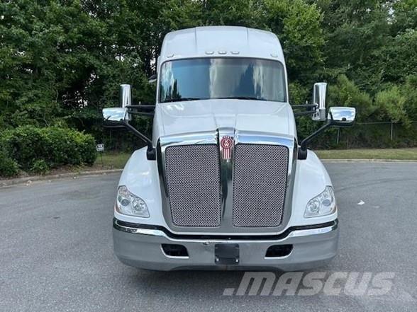 Kenworth T680 Седельные тягачи