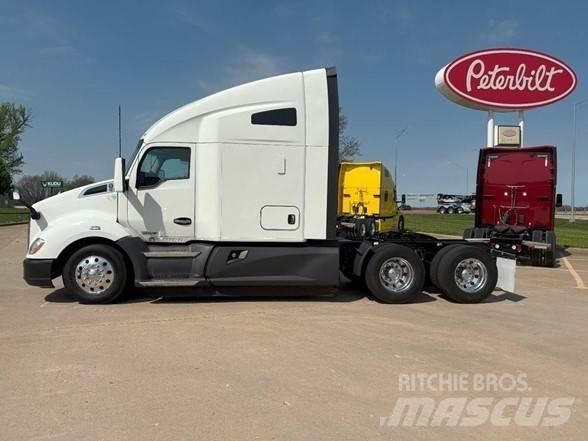 Kenworth T680 Седельные тягачи