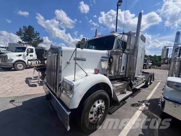 Kenworth W900B Седельные тягачи