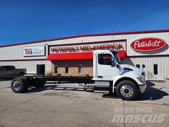 Peterbilt 536 Шасси с кабиной