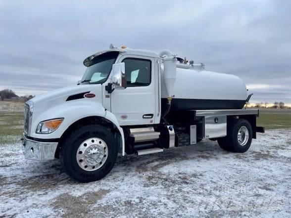 Peterbilt 536 Грузовики-цистерны