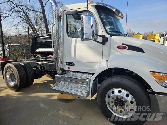 Peterbilt 536 Седельные тягачи