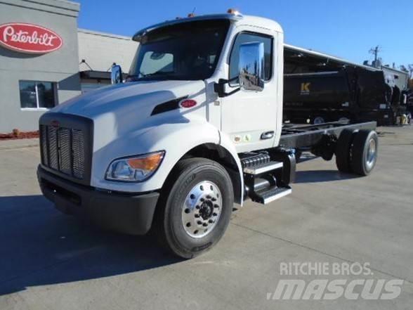 Peterbilt 536 Шасси с кабиной