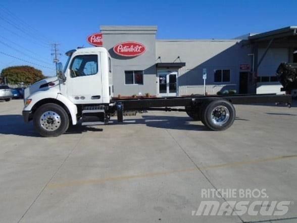 Peterbilt 536 Шасси с кабиной