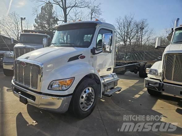 Peterbilt 536 Шасси с кабиной