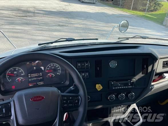 Peterbilt 536 Строительная техника - Другие