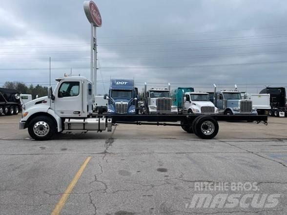 Peterbilt 536 Шасси с кабиной