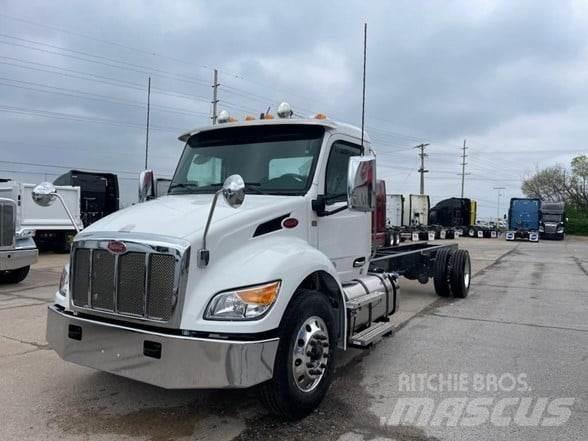 Peterbilt 536 Шасси с кабиной